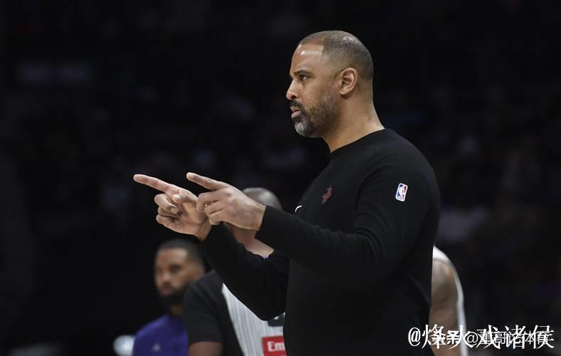 阿门无球犯规火箭挑战失败，乌度卡怒斥：这到底搞什么？